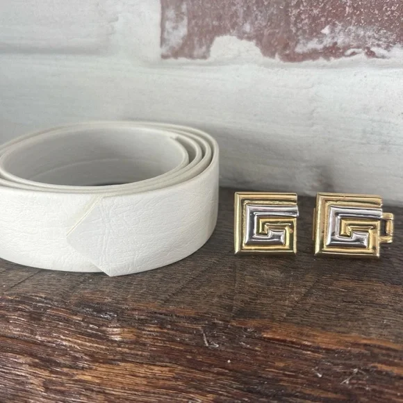 VTG Mimi Di N Gold/Silver Belt Buckles Interlock 36”White  display picture 3
